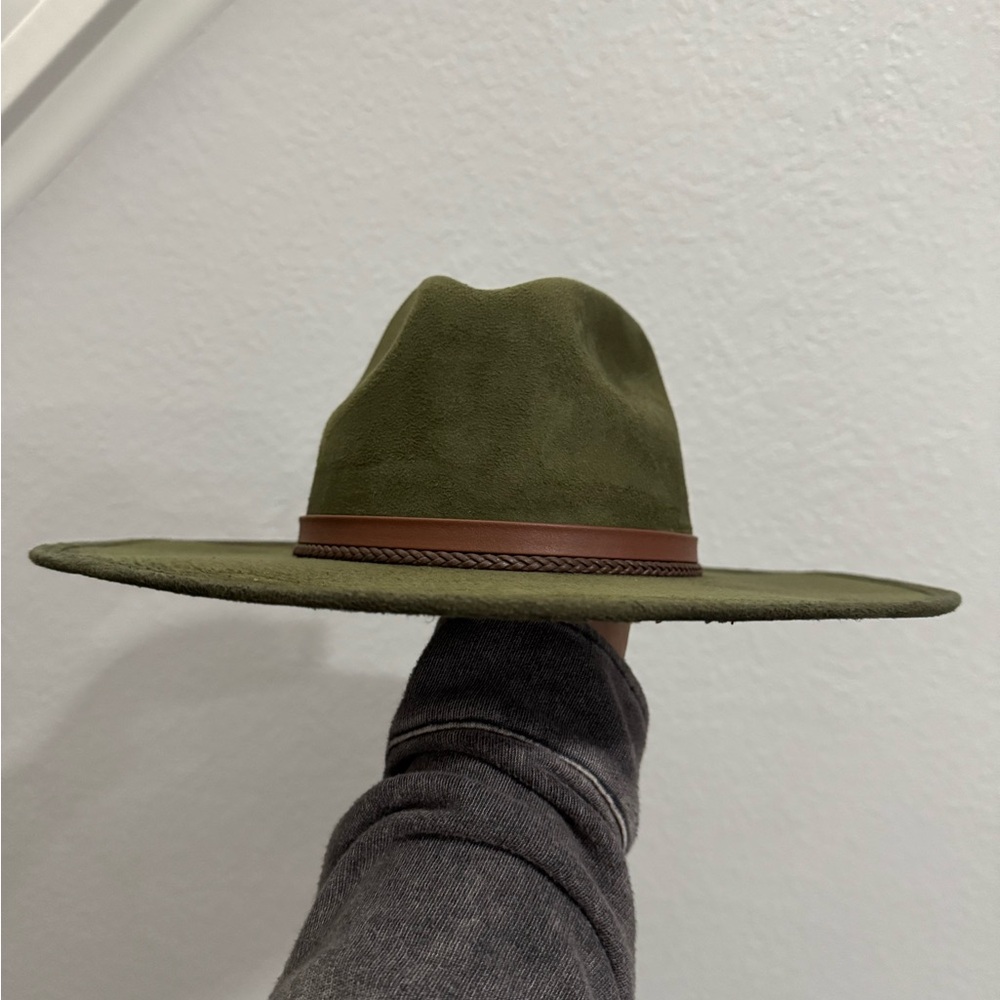 Brand New 
Olive Green Wide Brim Hat 
Size Medium Made in Mexico